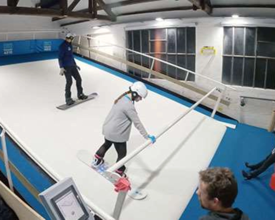 Indoor Ski